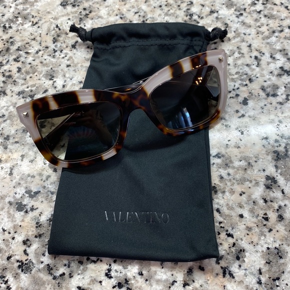 Authentic Valentino unique tortoise shell sunglasses - Picture 13 of 13